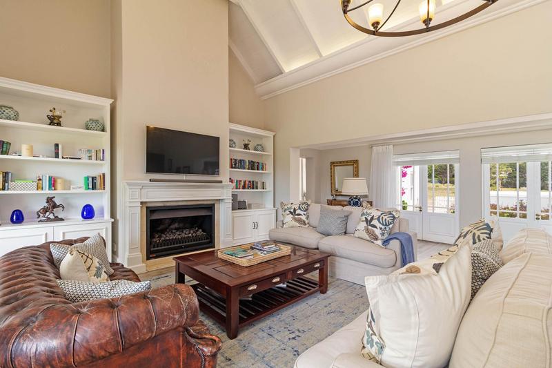 To Let 4 Bedroom Property for Rent in Steenberg Estate Western Cape